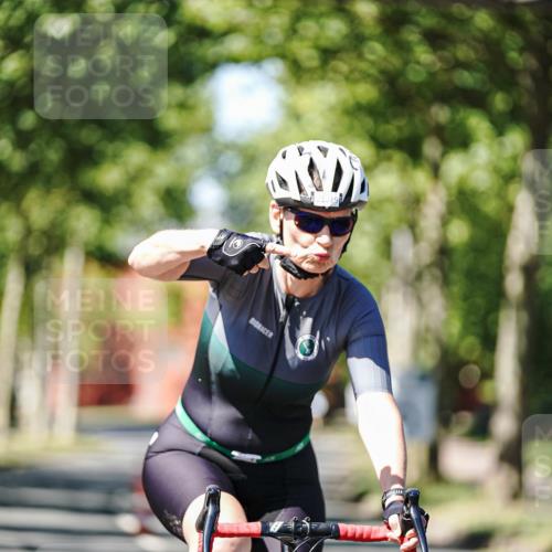 09.08.2026 - GEWOBA Citytriathlon Bremen Michael Burmester http://msf.ph/oto/9950583 09.08.2026 13:12:30 Radfahren 552, 636, 638, 744, 745, 758, 816, 846, 861, 864, 895, 909, 911, 935, 981, 1015, 1019, 1111 meine-sportfotos.de
