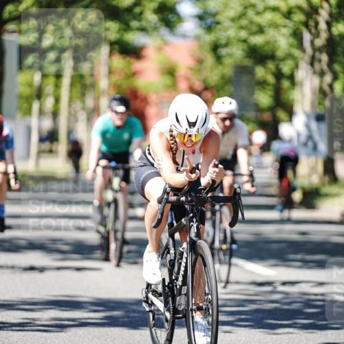 09.08.2026 - GEWOBA Citytriathlon Bremen Michael Burmester http://msf.ph/oto/9950641 09.08.2026 13:14:14 Radfahren 902, 912, 972, 1012, 1146, 1147 meine-sportfotos.de