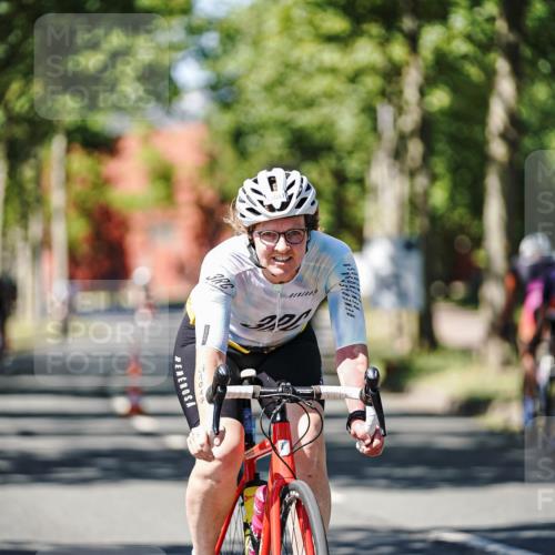 09.08.2026 - GEWOBA Citytriathlon Bremen Michael Burmester http://msf.ph/oto/9950667 09.08.2026 13:15:01 Radfahren 565, 574, 653, 948, 1017 meine-sportfotos.de