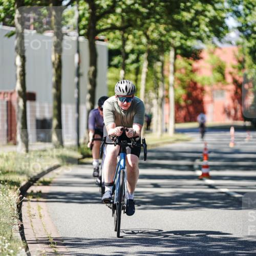09.08.2026 - GEWOBA Citytriathlon Bremen Michael Burmester http://msf.ph/oto/9950687 09.08.2026 13:15:26 Radfahren 673, 727, 834, 918, 1113, 1126 meine-sportfotos.de
