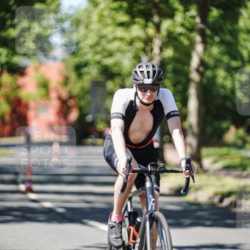 09.08.2026 - GEWOBA Citytriathlon Bremen Michael Burmester http://msf.ph/oto/9950711 09.08.2026 13:15:52 Radfahren 637, 809, 888, 954 meine-sportfotos.de