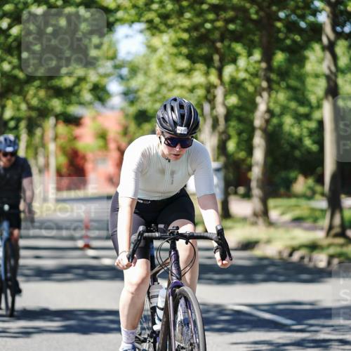 09.08.2026 - GEWOBA Citytriathlon Bremen Michael Burmester http://msf.ph/oto/9950823 09.08.2026 13:19:37 Radfahren 693, 785, 813, 944, 1014, 1107 meine-sportfotos.de