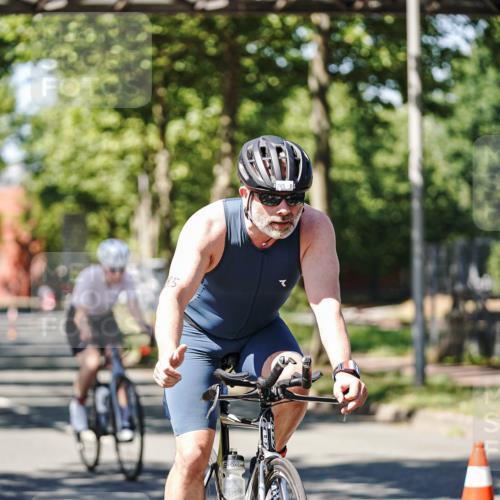 09.08.2026 - GEWOBA Citytriathlon Bremen Michael Burmester http://msf.ph/oto/9950830 09.08.2026 13:19:40 Radfahren 693, 785, 813, 944, 1014, 1107 meine-sportfotos.de
