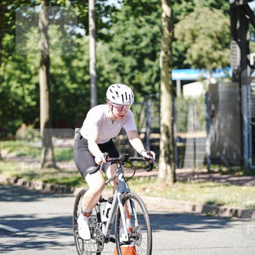 09.08.2026 - GEWOBA Citytriathlon Bremen Michael Burmester http://msf.ph/oto/9950831 09.08.2026 13:19:41 Radfahren 693, 785, 813, 944, 1014, 1107 meine-sportfotos.de