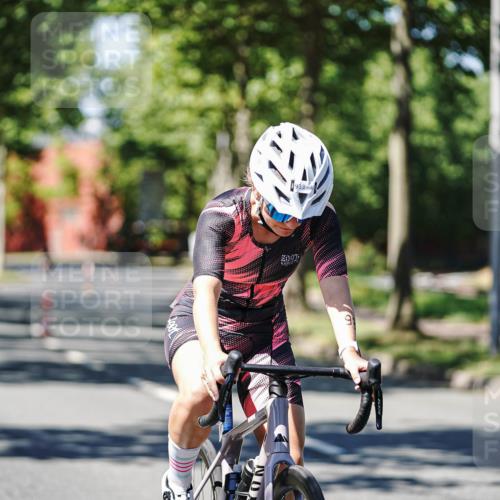 09.08.2026 - GEWOBA Citytriathlon Bremen Michael Burmester http://msf.ph/oto/9950854 09.08.2026 13:20:21 Radfahren 859, 933, 943, 991, 1140 meine-sportfotos.de