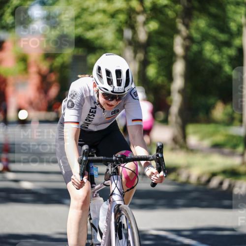 09.08.2026 - GEWOBA Citytriathlon Bremen Michael Burmester http://msf.ph/oto/9950917 09.08.2026 13:23:15 Radfahren 997, 1105, 1122 meine-sportfotos.de