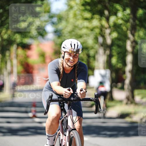 09.08.2026 - GEWOBA Citytriathlon Bremen Michael Burmester http://msf.ph/oto/9950928 09.08.2026 13:23:34 Radfahren 842, 941, 966, 997, 1122 meine-sportfotos.de