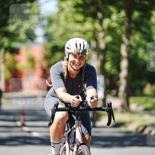09.08.2026 - GEWOBA Citytriathlon Bremen Michael Burmester http://msf.ph/oto/9950929 09.08.2026 13:23:34 Radfahren 842, 941, 966, 997, 1122 meine-sportfotos.de