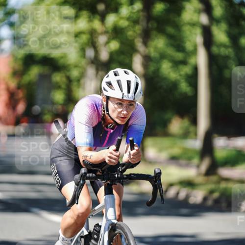 09.08.2026 - GEWOBA Citytriathlon Bremen Michael Burmester http://msf.ph/oto/9950943 09.08.2026 13:24:03 Radfahren 881, 891, 898, 945, 974 meine-sportfotos.de