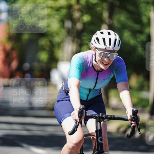 09.08.2026 - GEWOBA Citytriathlon Bremen Michael Burmester http://msf.ph/oto/9950971 09.08.2026 13:26:54 Radfahren 959 meine-sportfotos.de