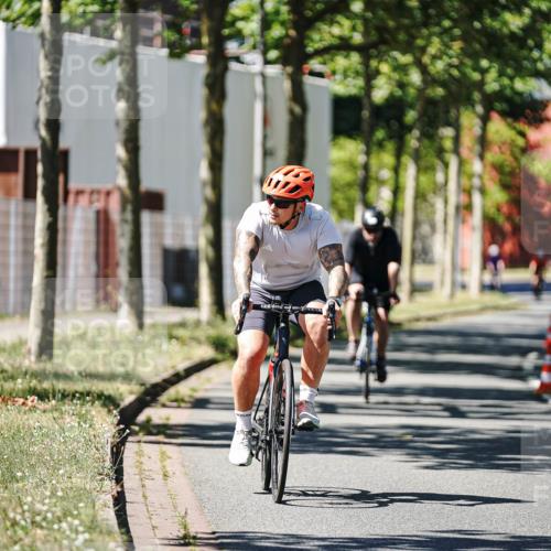 09.08.2026 - GEWOBA Citytriathlon Bremen Michael Burmester http://msf.ph/oto/9951002 09.08.2026 13:30:18 Radfahren 724, 795 meine-sportfotos.de