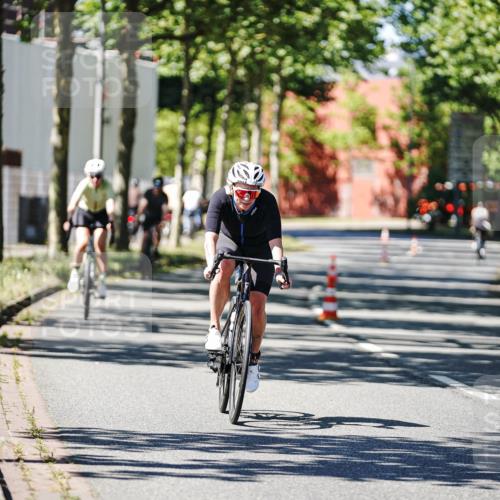 09.08.2026 - GEWOBA Citytriathlon Bremen Michael Burmester http://msf.ph/oto/9951026 09.08.2026 13:32:11 Radfahren 993, 1103, 1141 meine-sportfotos.de