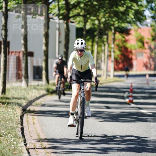09.08.2026 - GEWOBA Citytriathlon Bremen Michael Burmester http://msf.ph/oto/9951029 09.08.2026 13:32:13 Radfahren 993, 1103, 1141 meine-sportfotos.de