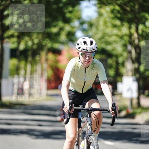 09.08.2026 - GEWOBA Citytriathlon Bremen Michael Burmester http://msf.ph/oto/9951031 09.08.2026 13:32:14 Radfahren 993, 1103, 1141 meine-sportfotos.de