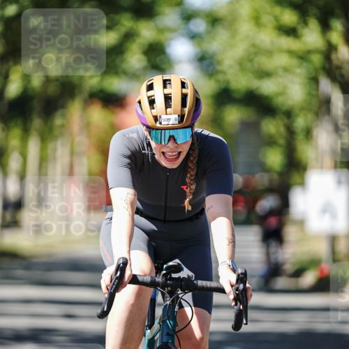 09.08.2026 - GEWOBA Citytriathlon Bremen Michael Burmester http://msf.ph/oto/9951060 09.08.2026 13:33:55 Radfahren 909 meine-sportfotos.de