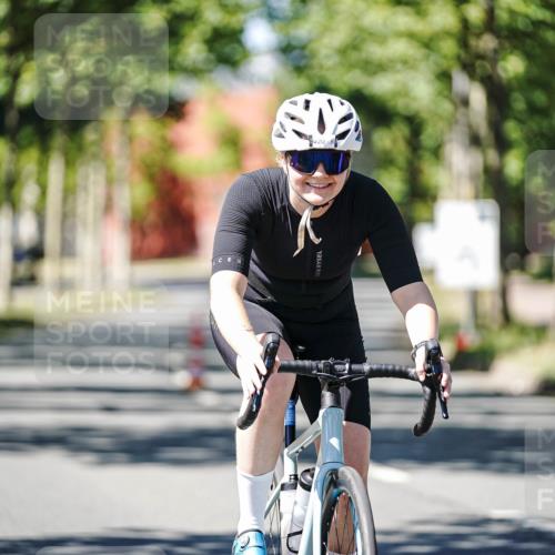 09.08.2026 - GEWOBA Citytriathlon Bremen Michael Burmester http://msf.ph/oto/9951068 09.08.2026 13:34:44 Radfahren 920, 921, 1019 meine-sportfotos.de