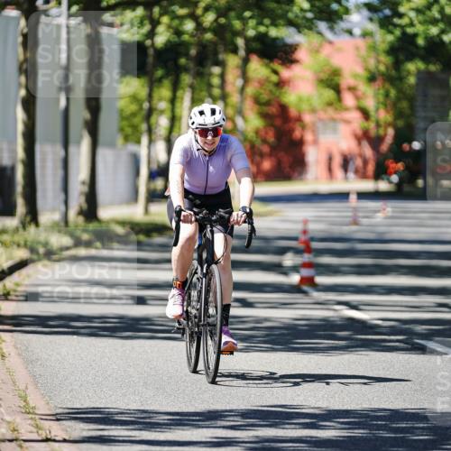 09.08.2026 - GEWOBA Citytriathlon Bremen Michael Burmester http://msf.ph/oto/9951089 09.08.2026 13:40:50 Radfahren 930 meine-sportfotos.de
