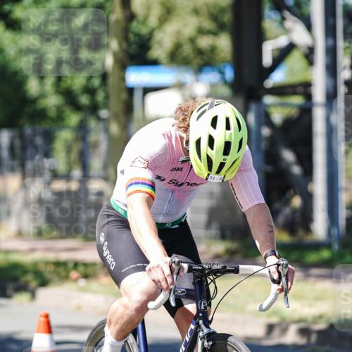 09.08.2026 - GEWOBA Citytriathlon Bremen Michael Burmester http://msf.ph/oto/9951097 09.08.2026 14:06:20 Radfahren 31 meine-sportfotos.de