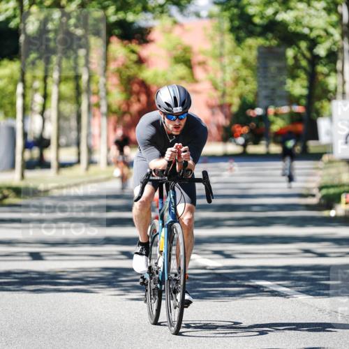 09.08.2026 - GEWOBA Citytriathlon Bremen Michael Burmester http://msf.ph/oto/9951101 09.08.2026 14:07:41 Radfahren 112, 120 meine-sportfotos.de