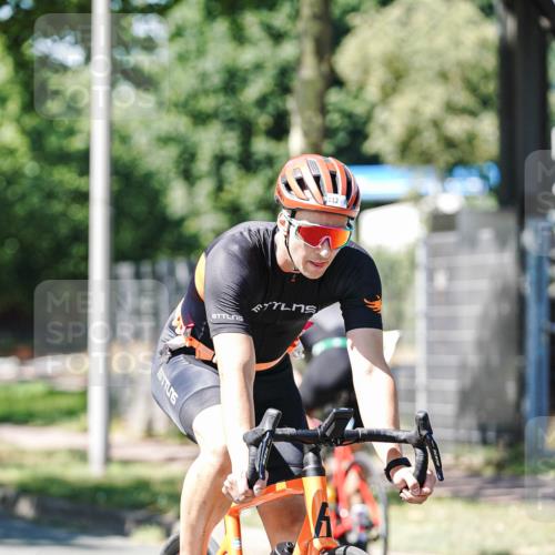 09.08.2026 - GEWOBA Citytriathlon Bremen Michael Burmester http://msf.ph/oto/9951106 09.08.2026 14:07:47 Radfahren 112, 120, 160 meine-sportfotos.de