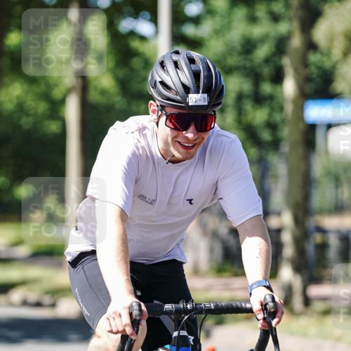 09.08.2026 - GEWOBA Citytriathlon Bremen Michael Burmester http://msf.ph/oto/9951118 09.08.2026 14:08:11 Radfahren 51, 184 meine-sportfotos.de