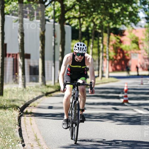09.08.2026 - GEWOBA Citytriathlon Bremen Michael Burmester http://msf.ph/oto/9951127 09.08.2026 14:08:50 Radfahren 59, 156 meine-sportfotos.de