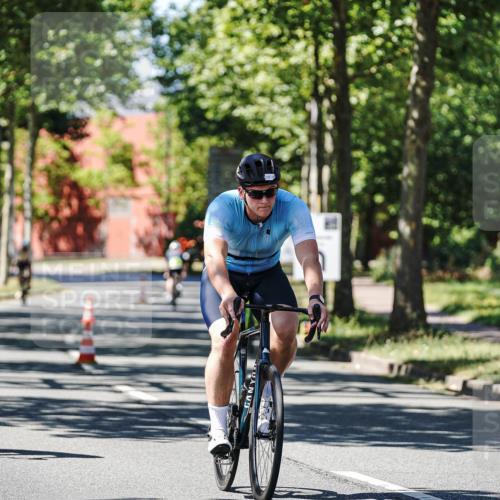 09.08.2026 - GEWOBA Citytriathlon Bremen Michael Burmester http://msf.ph/oto/9951159 09.08.2026 14:09:27 Radfahren 15, 29, 77, 78, 140, 141, 164, 168, 170, 178, 181, 185, 187, 189 meine-sportfotos.de