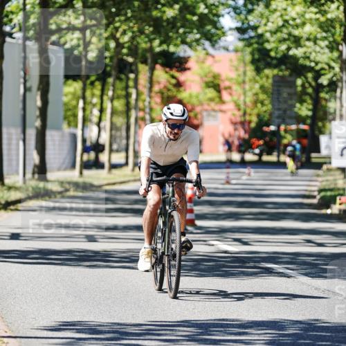 09.08.2026 - GEWOBA Citytriathlon Bremen Michael Burmester http://msf.ph/oto/9951166 09.08.2026 14:09:34 Radfahren 15, 29, 77, 78, 141, 164, 168, 178, 189 meine-sportfotos.de