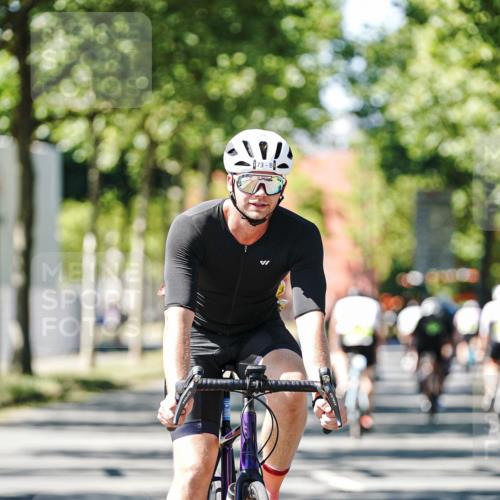 09.08.2026 - GEWOBA Citytriathlon Bremen Michael Burmester http://msf.ph/oto/9951184 09.08.2026 14:10:38 Radfahren 46, 71, 73, 81, 123, 162 meine-sportfotos.de