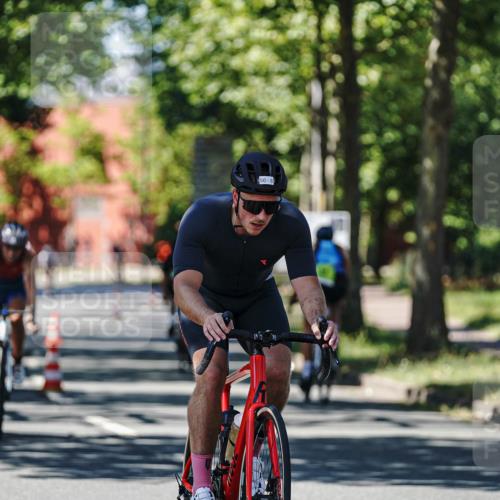 09.08.2026 - GEWOBA Citytriathlon Bremen Michael Burmester http://msf.ph/oto/9951193 09.08.2026 14:10:55 Radfahren 50, 67, 72, 137, 331 meine-sportfotos.de