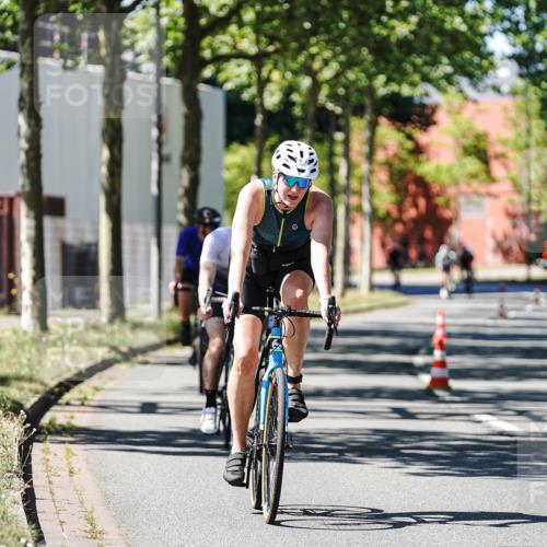 09.08.2026 - GEWOBA Citytriathlon Bremen Michael Burmester http://msf.ph/oto/9951242 09.08.2026 14:12:08 Radfahren 44, 60, 70, 350 meine-sportfotos.de