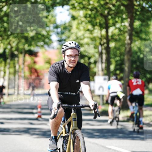09.08.2026 - GEWOBA Citytriathlon Bremen Michael Burmester http://msf.ph/oto/9951272 09.08.2026 14:12:51 Radfahren 21, 22, 24, 83, 134, 148, 159, 294 meine-sportfotos.de