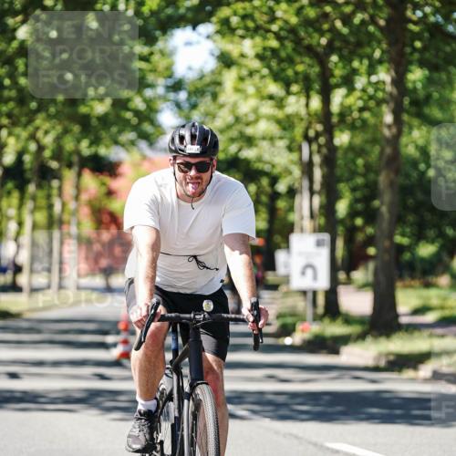 09.08.2026 - GEWOBA Citytriathlon Bremen Michael Burmester http://msf.ph/oto/9951360 09.08.2026 14:14:44 Radfahren 121, 147, 265, 278, 401 meine-sportfotos.de