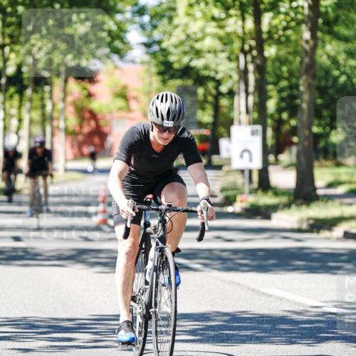 09.08.2026 - GEWOBA Citytriathlon Bremen Michael Burmester http://msf.ph/oto/9951383 09.08.2026 14:15:37 Radfahren 7, 10, 122, 218, 257, 260, 263, 285, 302, 349, 354, 433 meine-sportfotos.de