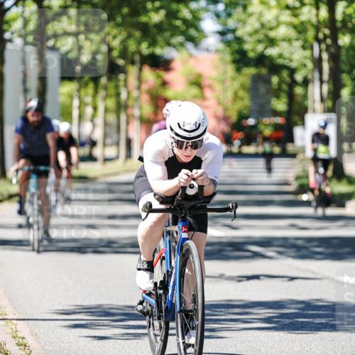09.08.2026 - GEWOBA Citytriathlon Bremen Michael Burmester http://msf.ph/oto/9951387 09.08.2026 14:15:39 Radfahren 7, 10, 122, 218, 257, 260, 263, 285, 302, 349, 354, 433 meine-sportfotos.de