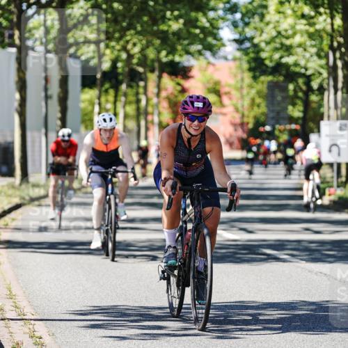 09.08.2026 - GEWOBA Citytriathlon Bremen Michael Burmester http://msf.ph/oto/9951399 09.08.2026 14:15:50 Radfahren 14, 37, 43, 89, 133, 163, 218, 257, 263, 285, 291, 308, 354 meine-sportfotos.de
