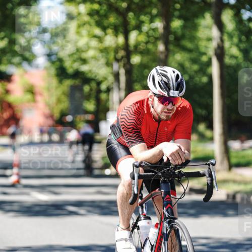 09.08.2026 - GEWOBA Citytriathlon Bremen Michael Burmester http://msf.ph/oto/9951406 09.08.2026 14:15:53 Radfahren 14, 37, 43, 89, 133, 163, 172, 182, 218, 232, 263, 291, 308 meine-sportfotos.de