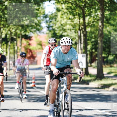 09.08.2026 - GEWOBA Citytriathlon Bremen Michael Burmester http://msf.ph/oto/9951411 09.08.2026 14:15:58 Radfahren 14, 37, 43, 89, 133, 163, 172, 182, 232, 291, 308, 329 meine-sportfotos.de