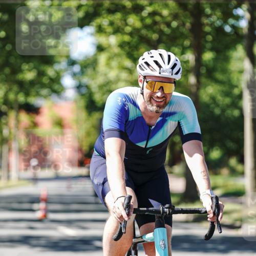 09.08.2026 - GEWOBA Citytriathlon Bremen Michael Burmester http://msf.ph/oto/9951421 09.08.2026 14:16:02 Radfahren 14, 37, 43, 89, 133, 163, 172, 182, 232, 291, 308, 329 meine-sportfotos.de