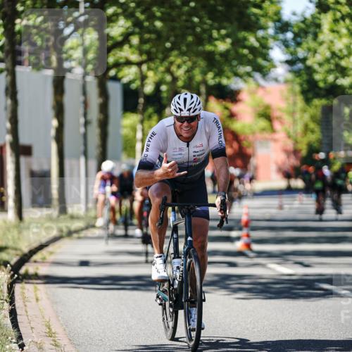 09.08.2026 - GEWOBA Citytriathlon Bremen Michael Burmester http://msf.ph/oto/9951521 09.08.2026 14:17:40 Radfahren 88, 106, 110, 193, 229, 256, 269, 274, 290, 293, 309, 316, 321, 337, 356, 378, 429, 457, 470 meine-sportfotos.de