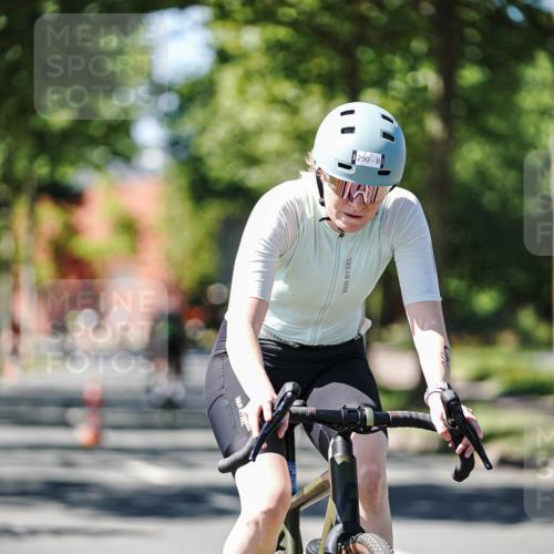 09.08.2026 - GEWOBA Citytriathlon Bremen Michael Burmester http://msf.ph/oto/9951541 09.08.2026 14:17:47 Radfahren 65, 106, 205, 229, 235, 256, 269, 290, 293, 316, 320, 336, 378, 429, 457, 470, 485 meine-sportfotos.de