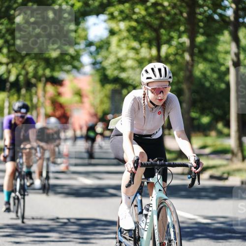 09.08.2026 - GEWOBA Citytriathlon Bremen Michael Burmester http://msf.ph/oto/9951548 09.08.2026 14:17:51 Radfahren 65, 190, 205, 229, 235, 256, 269, 290, 292, 293, 305, 316, 320, 336, 362, 364, 378, 429, 457, 470, 485 meine-sportfotos.de