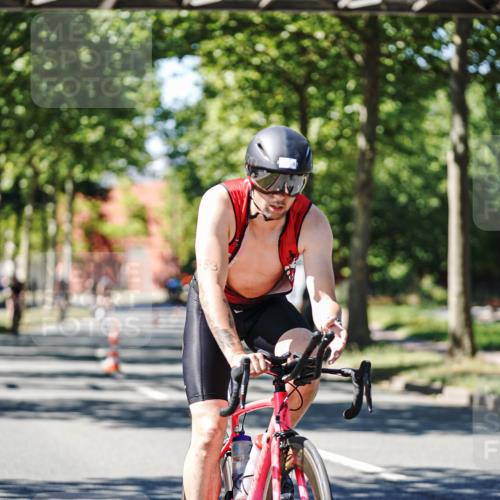 09.08.2026 - GEWOBA Citytriathlon Bremen Michael Burmester http://msf.ph/oto/9951587 09.08.2026 14:18:23 Radfahren 18, 87, 207, 213, 276, 288, 307, 363, 377, 404, 448, 453, 462, 466, 527 meine-sportfotos.de