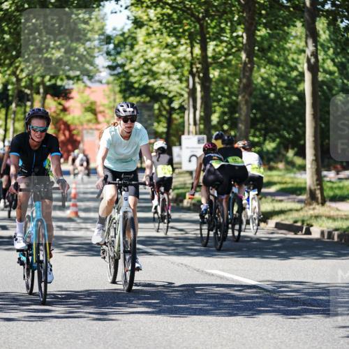09.08.2026 - GEWOBA Citytriathlon Bremen Michael Burmester http://msf.ph/oto/9951619 09.08.2026 14:18:44 Radfahren 107, 173, 202, 210, 221, 227, 266, 277, 280, 289, 297, 314, 324, 344, 347, 352, 369, 385 meine-sportfotos.de
