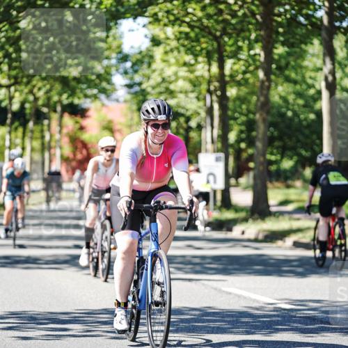 09.08.2026 - GEWOBA Citytriathlon Bremen Michael Burmester http://msf.ph/oto/9951623 09.08.2026 14:18:45 Radfahren 107, 173, 210, 221, 227, 244, 266, 277, 280, 289, 297, 314, 324, 344, 347, 352, 369, 385 meine-sportfotos.de