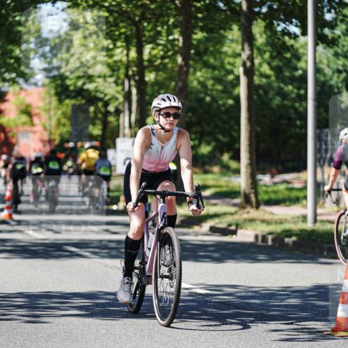 09.08.2026 - GEWOBA Citytriathlon Bremen Michael Burmester http://msf.ph/oto/9951625 09.08.2026 14:18:46 Radfahren 107, 173, 210, 221, 227, 244, 266, 277, 280, 289, 297, 314, 324, 344, 347, 352, 369, 385, 455 meine-sportfotos.de