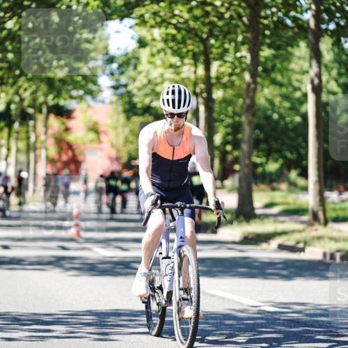 09.08.2026 - GEWOBA Citytriathlon Bremen Michael Burmester http://msf.ph/oto/9951632 09.08.2026 14:18:48 Radfahren 107, 173, 210, 221, 227, 244, 266, 277, 289, 297, 314, 324, 344, 347, 352, 369, 370, 385, 403, 455 meine-sportfotos.de
