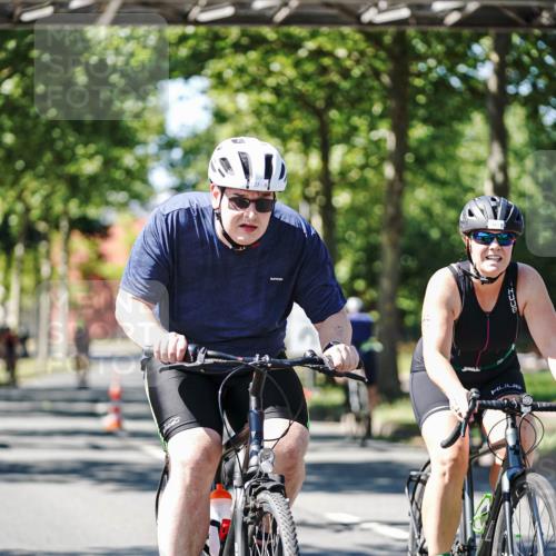 09.08.2026 - GEWOBA Citytriathlon Bremen Michael Burmester http://msf.ph/oto/9951640 09.08.2026 14:18:55 Radfahren 107, 173, 210, 221, 227, 244, 266, 289, 297, 324, 341, 344, 347, 352, 370, 373, 403, 455 meine-sportfotos.de
