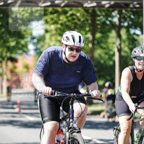 09.08.2026 - GEWOBA Citytriathlon Bremen Michael Burmester http://msf.ph/oto/9951641 09.08.2026 14:18:55 Radfahren 107, 173, 210, 221, 227, 244, 266, 289, 297, 324, 341, 344, 347, 352, 370, 373, 403, 455 meine-sportfotos.de