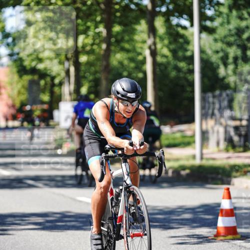 09.08.2026 - GEWOBA Citytriathlon Bremen Michael Burmester http://msf.ph/oto/9951677 09.08.2026 14:19:23 Radfahren 197, 204, 216, 230, 261, 335, 434, 487, 521, 523 meine-sportfotos.de